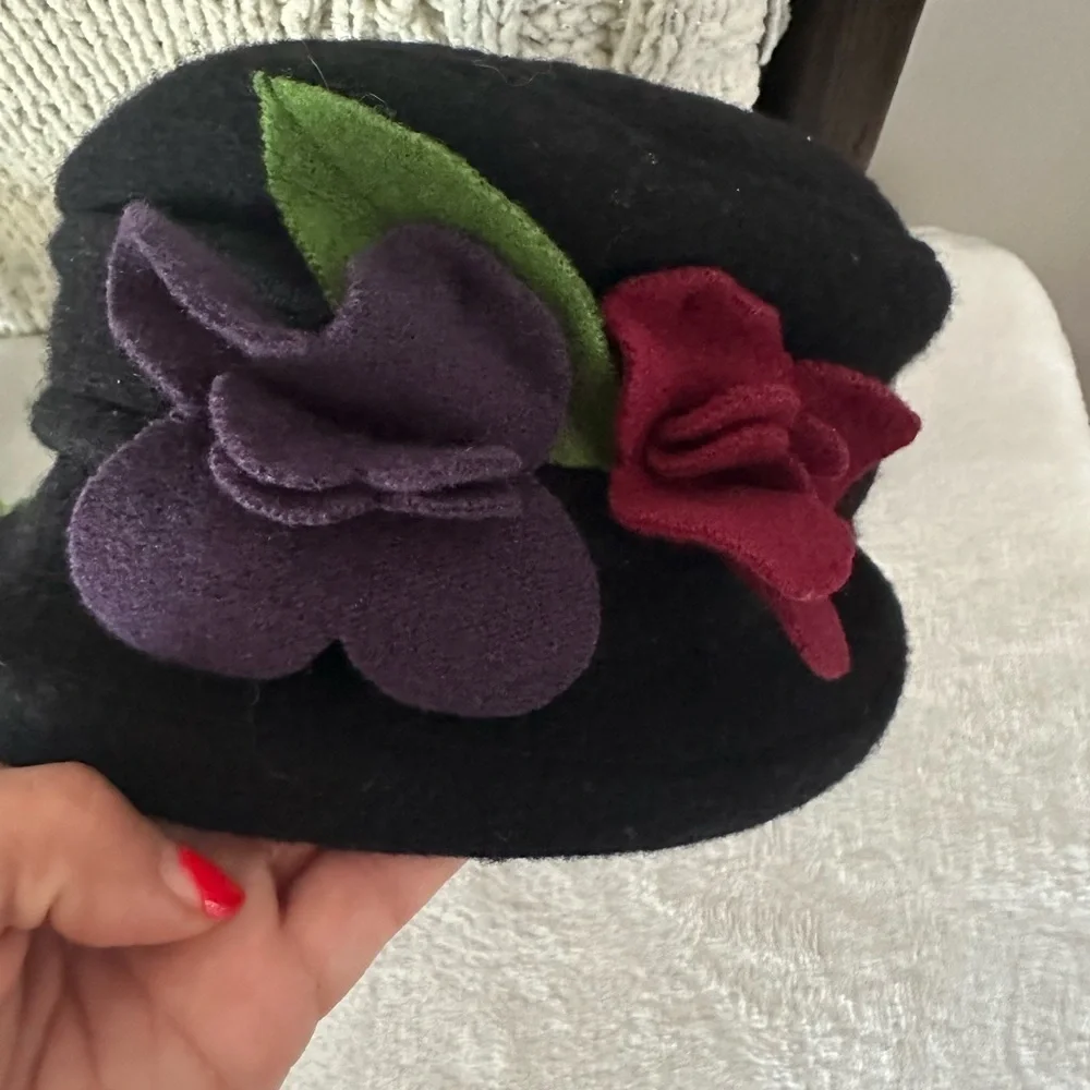 Vintage Parkhurst Wool  Gardenia Cloche Hat